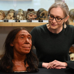 Zrekonstruowana twarz 75000-letniej neandertalki
